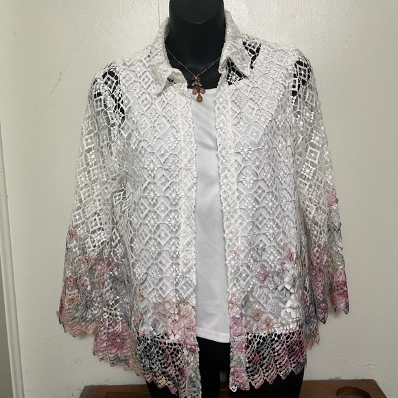 Alfred Dunner Lace Top with Shell underneath - Picture 1 of 10